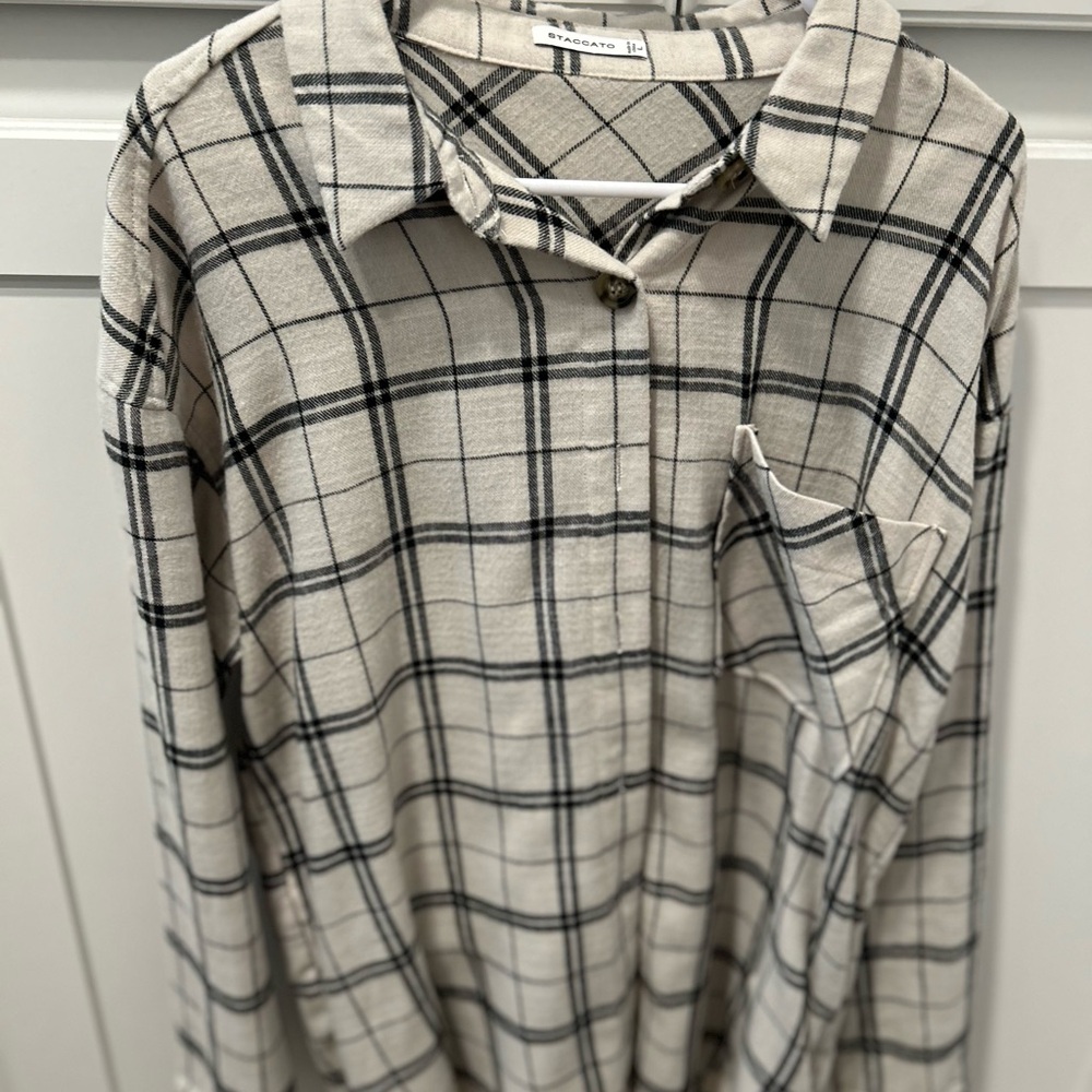 Staccato Women's Plaid Button Down Shirt in Cream and Black